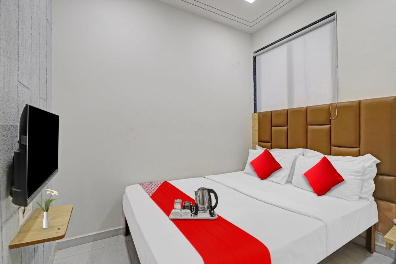 Hotel O Royal Orbit Surat Bagian luar foto
