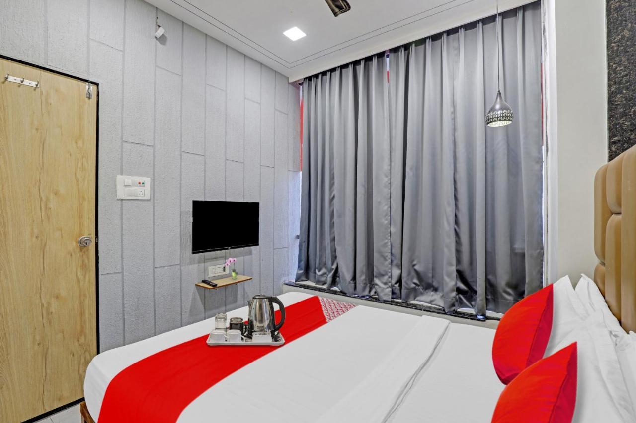 Hotel O Royal Orbit Surat Bagian luar foto