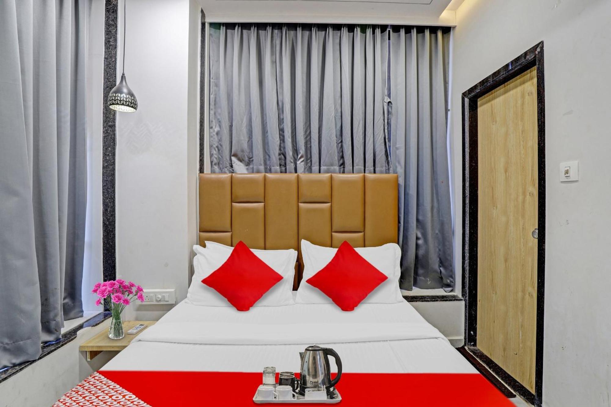 Hotel O Royal Orbit Surat Bagian luar foto
