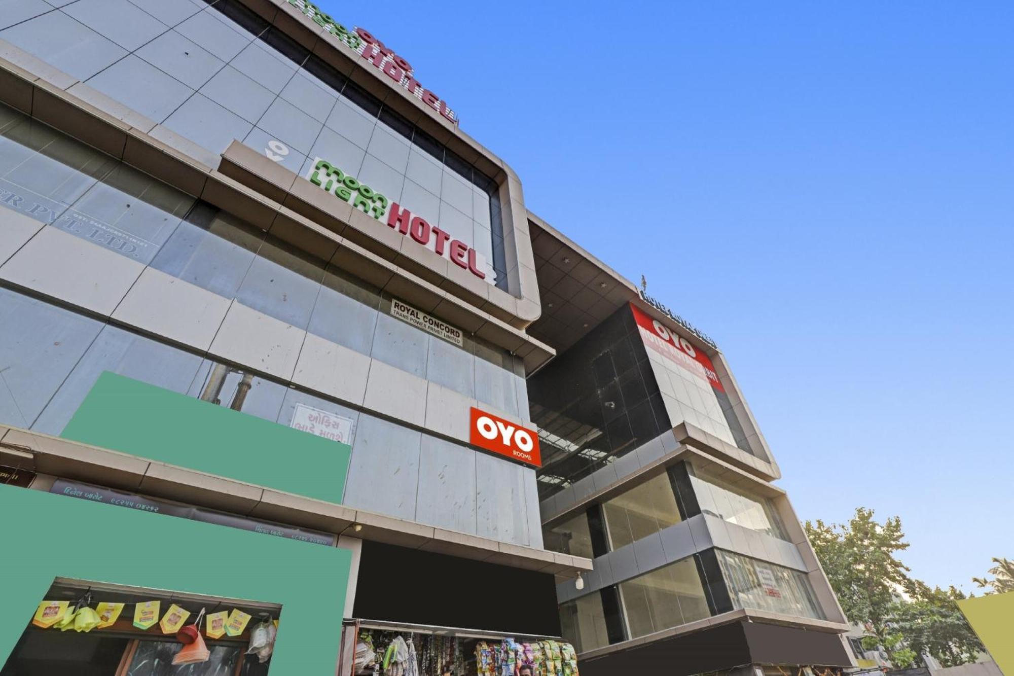 Hotel O Royal Orbit Surat Bagian luar foto