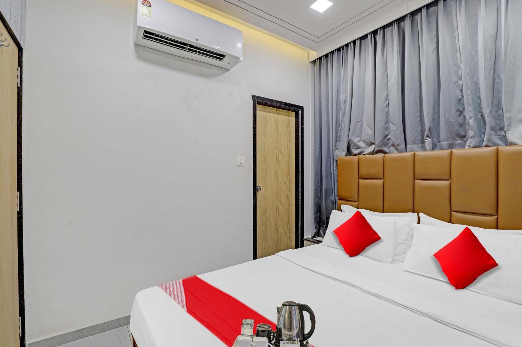 Hotel O Royal Orbit Surat Bagian luar foto