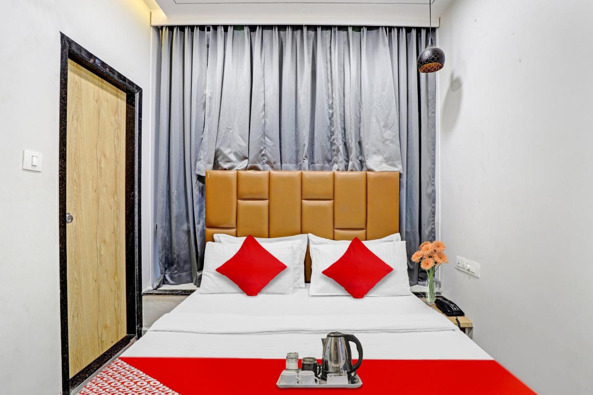 Hotel O Royal Orbit Surat Bagian luar foto